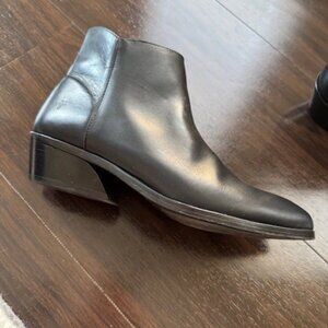 Farrah Inside Zip Bootie - Black